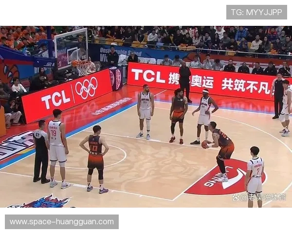 山西与福建上演对攻大战，双方合计命中35记三分球，山西最终险胜。